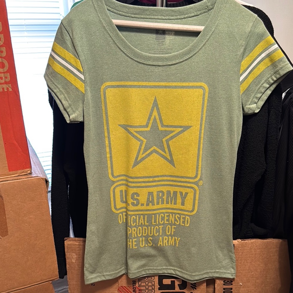 U.S. Army  Green T-Shirt size L